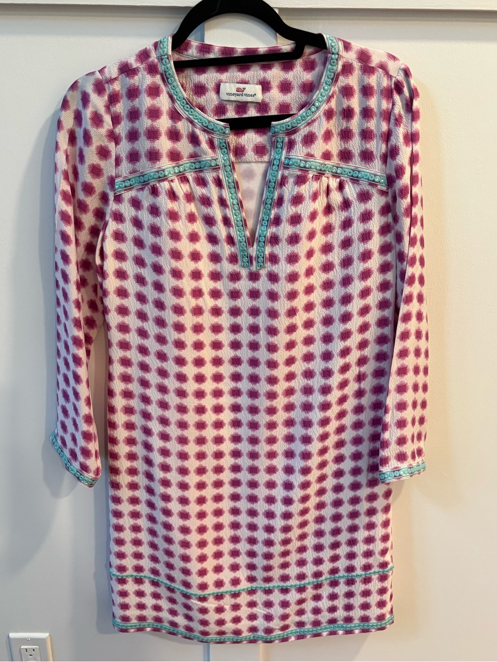 Vineyard Vines V neck dress
